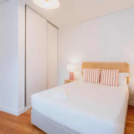 Mary Orange - No 232 1 - Stylish & Bright Two-bedroom * Lizbona