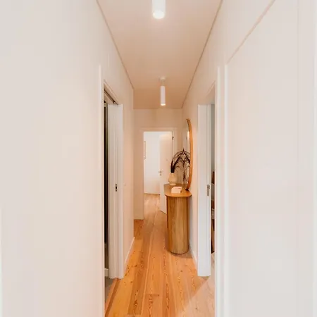 Mary Orange - No 232 1 - Stylish & Bright Two-bedroom